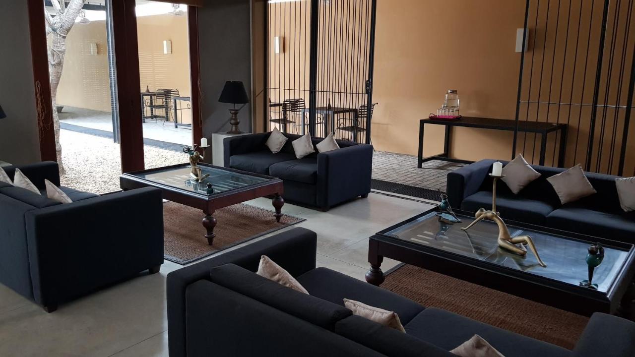 Om Shambhala Bed & Breakfast Коломбо Екстериор снимка